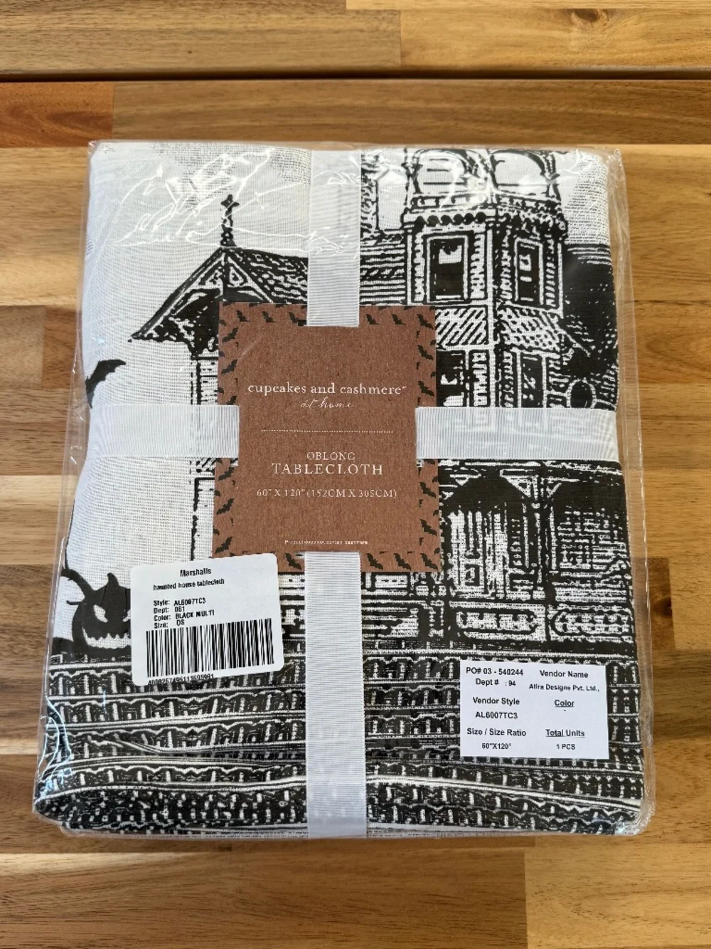 Marshall's - Cupcakes & Cashmere - Oblong 60